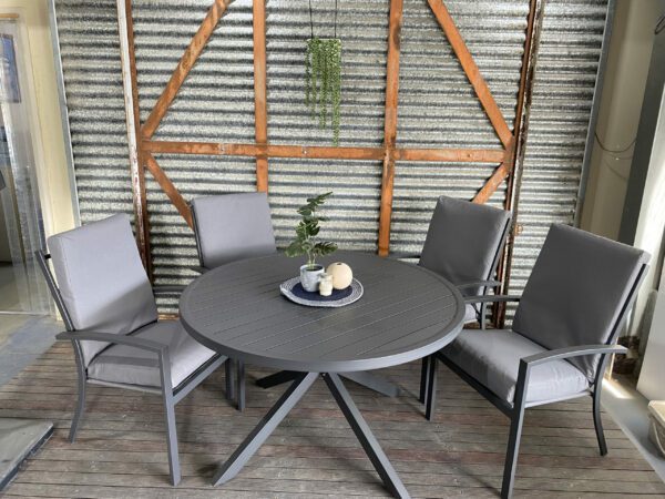 MATZO DINING SETTING - ROUND 4 SEATER